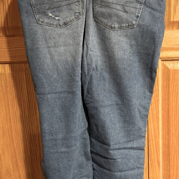 American Eagle Mom Jean - Picture 2 of 6